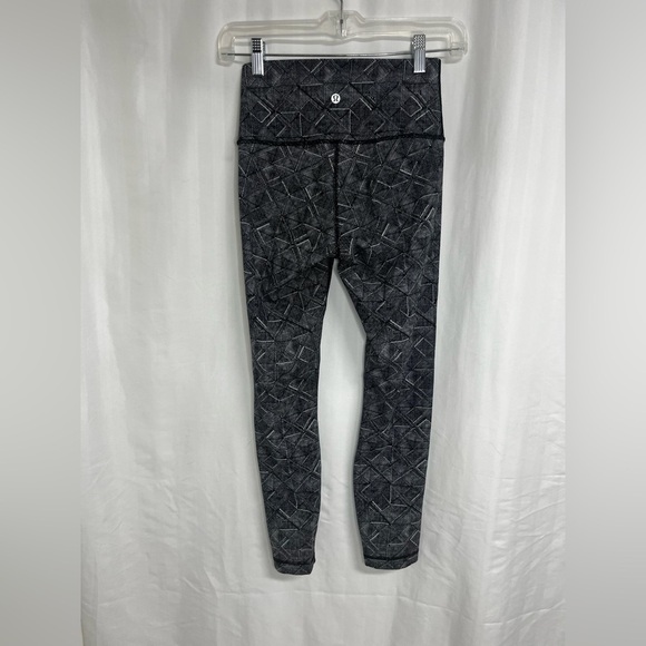 Lululemon Wonder Under High Rise Tight 25” inseam - Picture 6 of 7